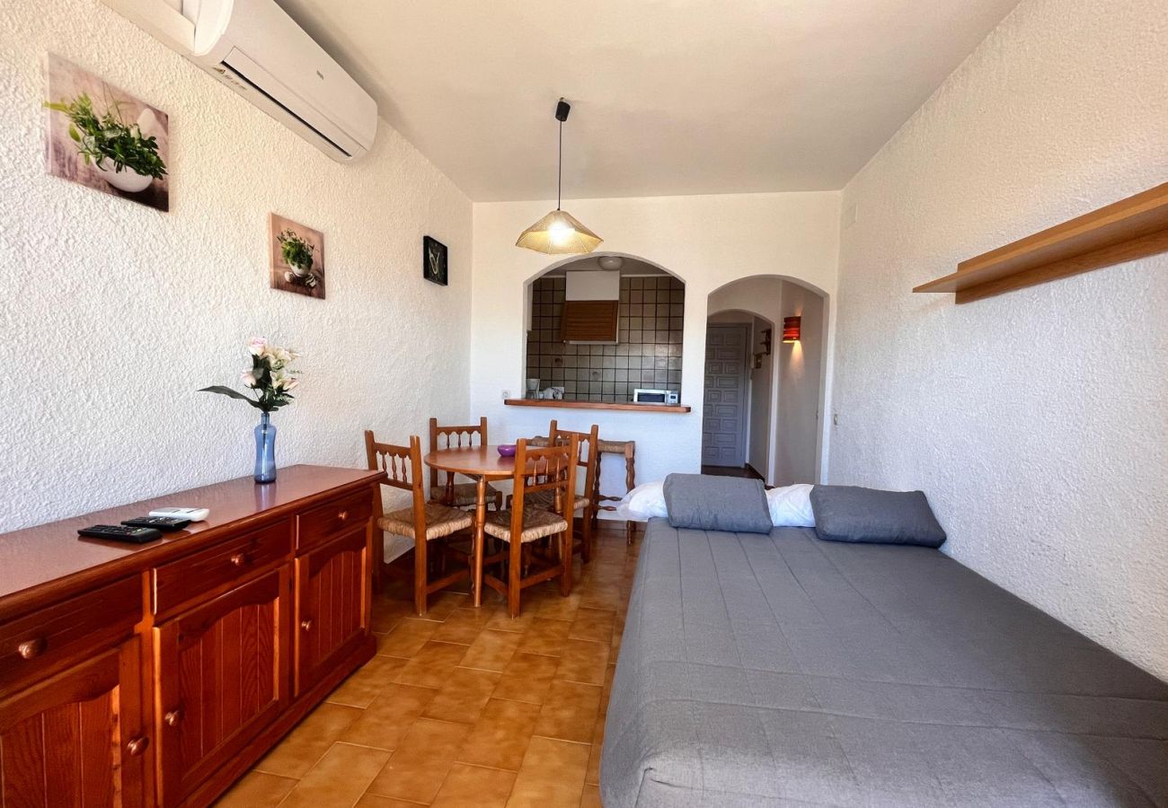 Estudio en Empuriabrava - 0168-POBLAT TIPIC Estudio cerca de la playa