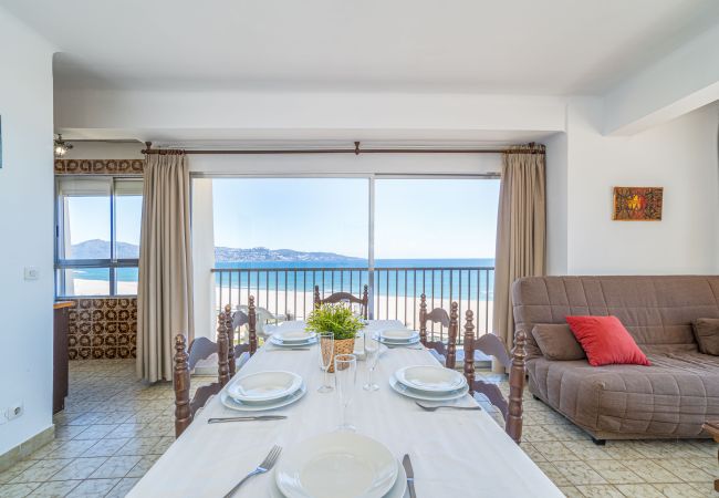 Apartamento en Empuriabrava - 0030-CANIGO Apartamento con vista al mar Apartamento en Empuriabrava - 0030-CANIGO Apartamento con vista al mar