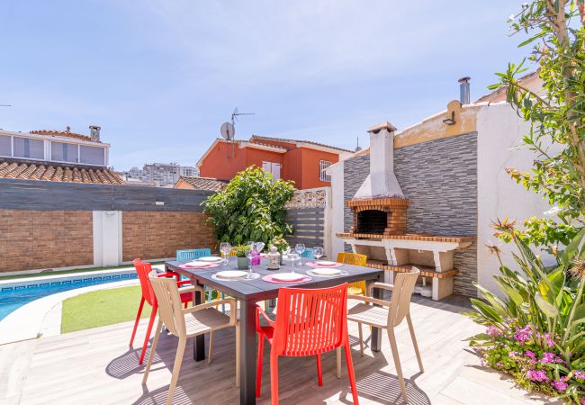 Villa en Empuriabrava - 0125-MONTGRI Casa con piscina privada y wifi Villa en Empuriabrava - 0125-MONTGRI Casa con piscina privada y wifi