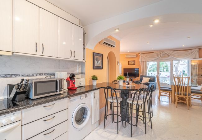 Villa en Empuriabrava - 0037-CAP RAS Casa al canal con piscina y amarre Villa en Empuriabrava - 0037-CAP RAS Casa al canal con piscina y amarre