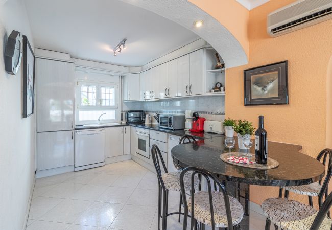 Villa en Empuriabrava - 0037-CAP RAS Casa al canal con piscina y amarre Villa en Empuriabrava - 0037-CAP RAS Casa al canal con piscina y amarre