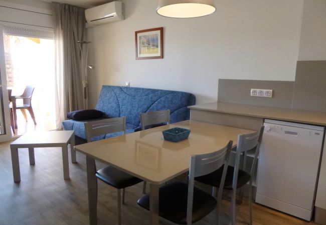 Apartamento en Empuriabrava - 0016-BAHIA Apartamento enfrente de la playa con wifi
