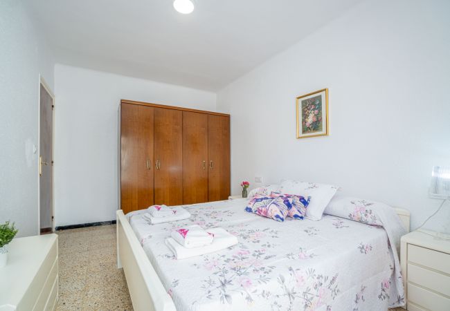 Apartamento en Rosas / Roses - 2025-POETA MARQUINA Apartamento con 3 dormitorios