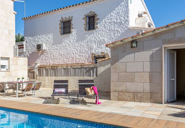 Villa en Empuriabrava - 0031-TER Casa al canal con piscina, amarre y estudio Villa en Empuriabrava - 0031-TER Casa al canal con piscina, amarre y estudio