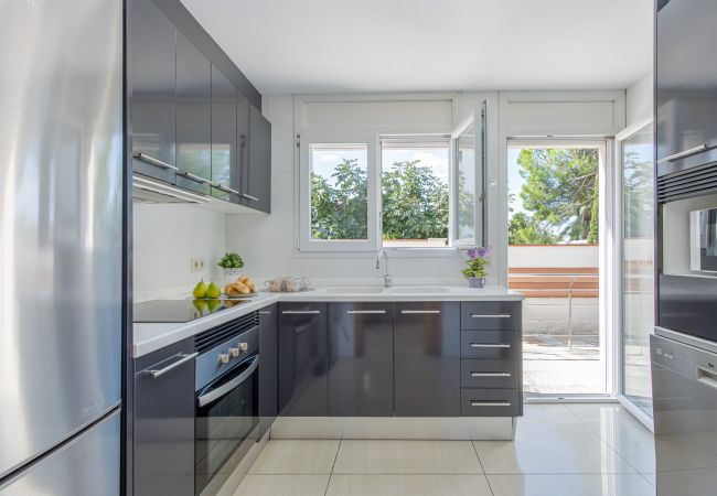 Villa en Empuriabrava - 0031-TER Casa al canal con piscina, amarre y estudio Villa en Empuriabrava - 0031-TER Casa al canal con piscina, amarre y estudio