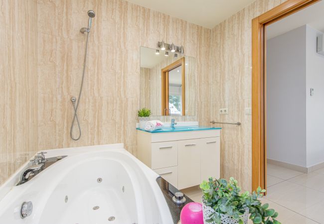 Villa en Empuriabrava - 0031-TER Casa al canal con piscina, amarre y estudio Villa en Empuriabrava - 0031-TER Casa al canal con piscina, amarre y estudio