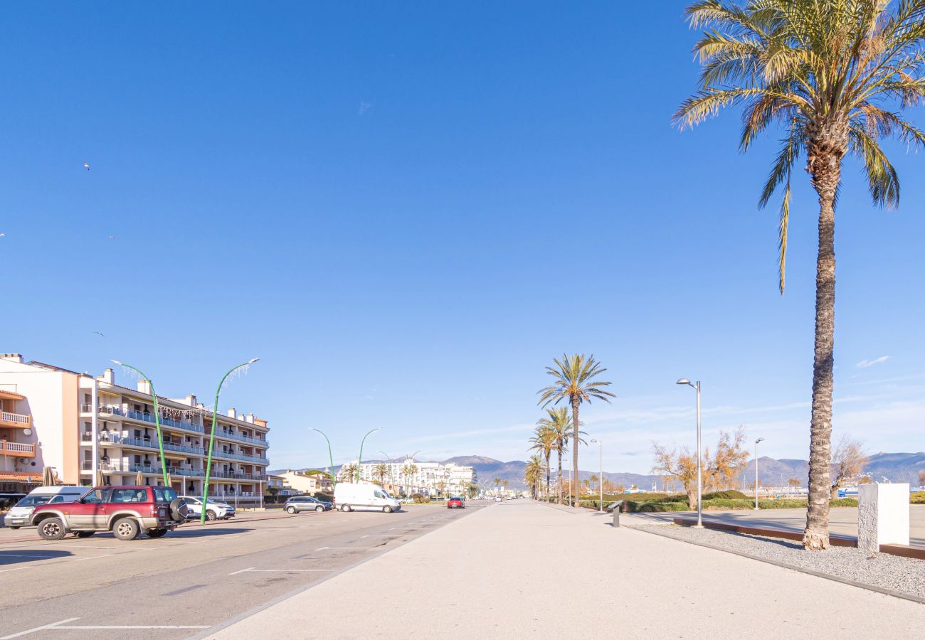 Apartamento en Empuriabrava - 0071-GRAN RESERVA Apartamento enfrente de la playa