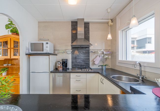 Villa en Empuriabrava - 0119-MONTSENY Casa con estudio Villa en Empuriabrava - 0119-MONTSENY Casa con estudio