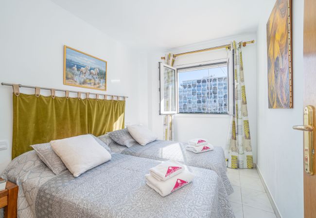 Apartamento en Empuriabrava - 0163-PORT SALINS Apartamento con vista al canal Apartamento en Empuriabrava - 0163-PORT SALINS Apartamento con vista al canal