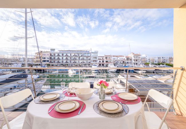 Apartamento en Empuriabrava - 0163-PORT SALINS Apartamento con vista al canal Apartamento en Empuriabrava - 0163-PORT SALINS Apartamento con vista al canal