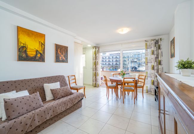 Apartamento en Empuriabrava - 0155-PORT SALINS Apartamento con vista al canal Apartamento en Empuriabrava - 0155-PORT SALINS Apartamento con vista al canal