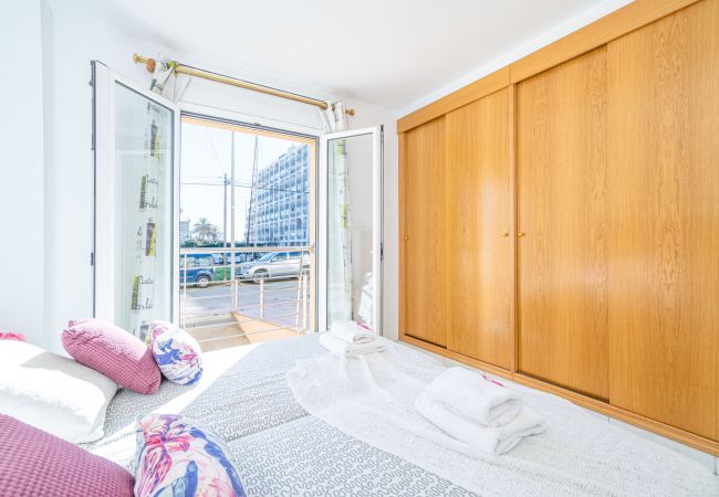 Apartamento en Empuriabrava - 0155-PORT SALINS Apartamento con vista al canal Apartamento en Empuriabrava - 0155-PORT SALINS Apartamento con vista al canal