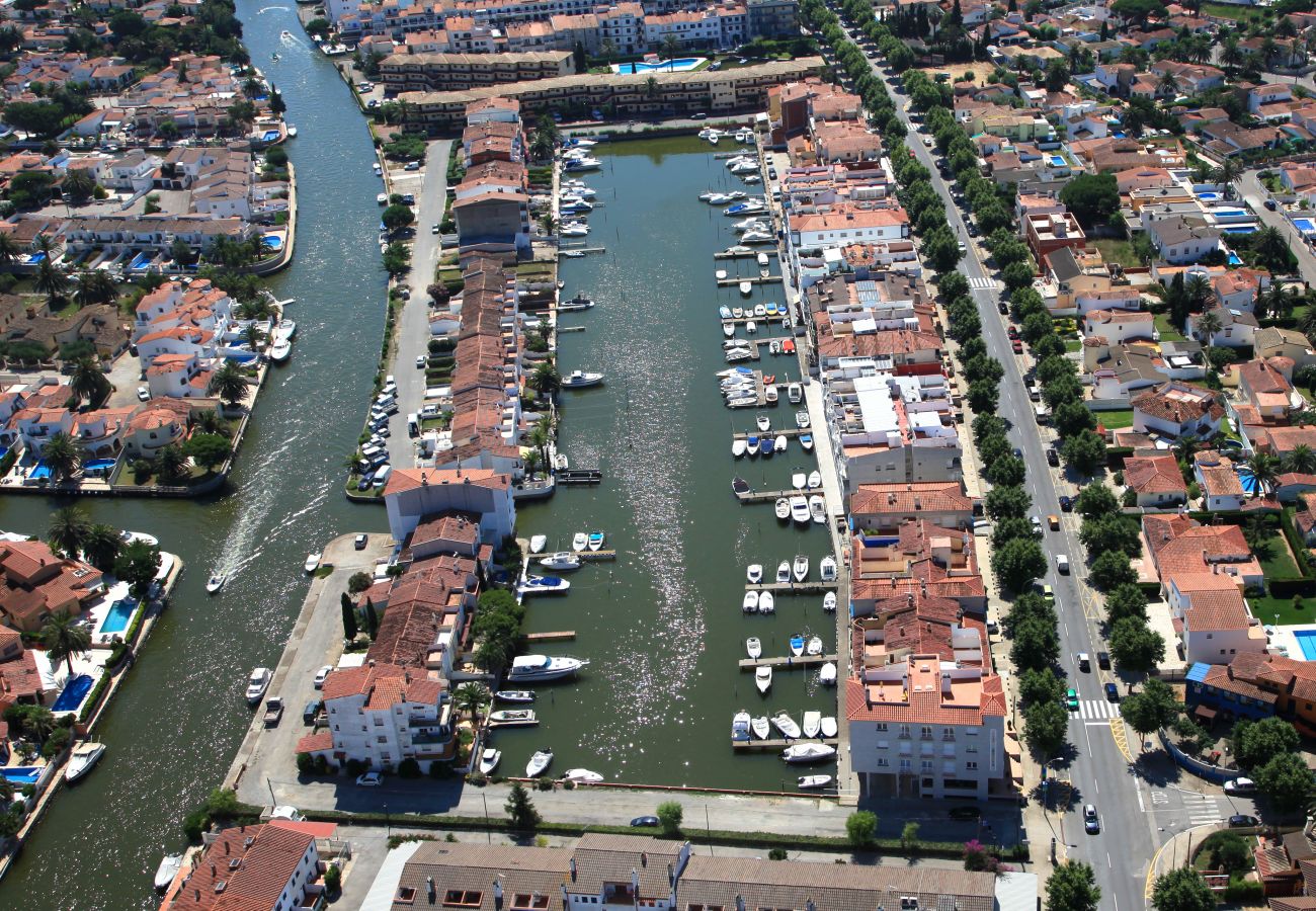 Apartamento en Empuriabrava - 0139-ONADA Apartamento con vista al canal