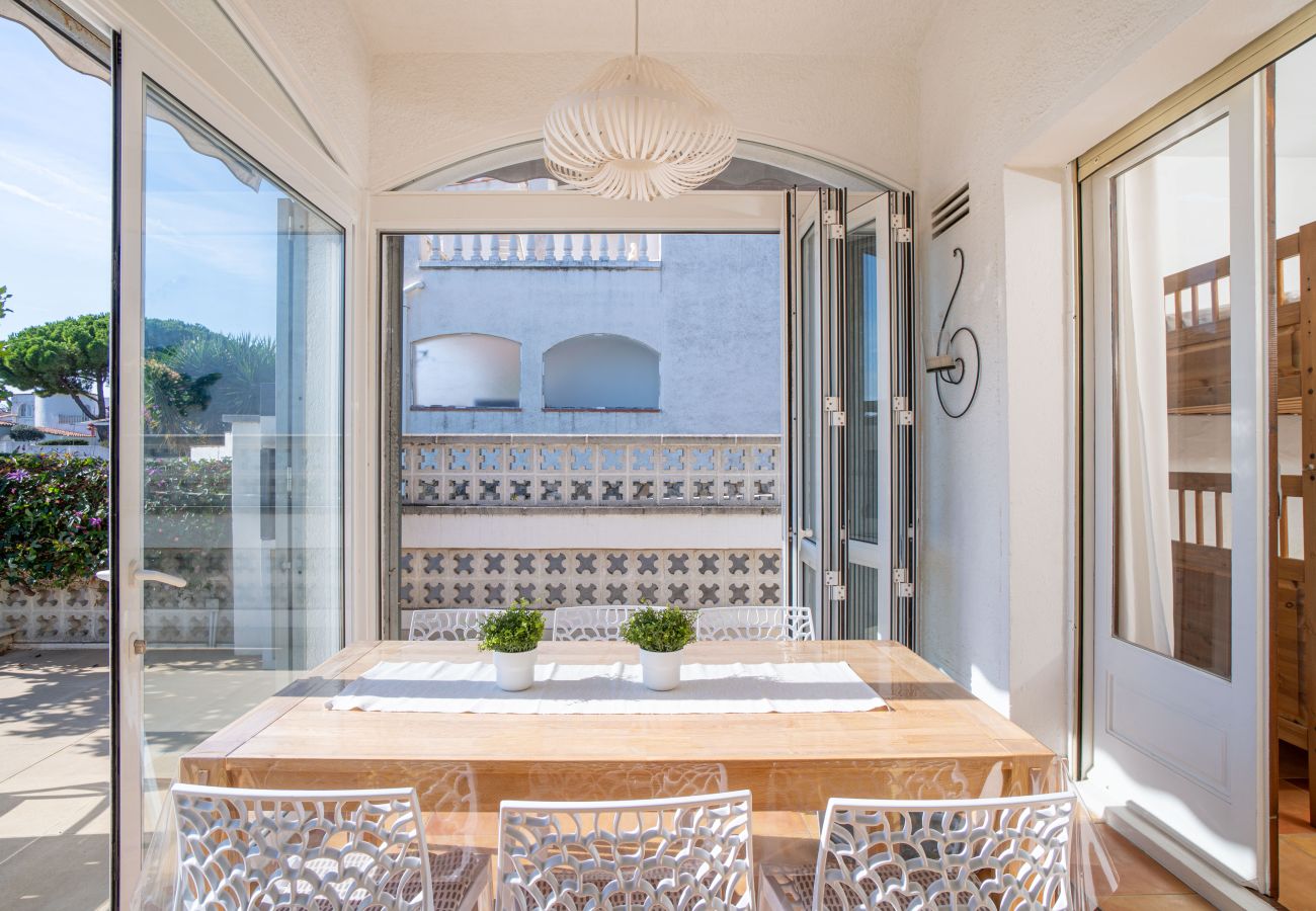 Villa en Empuriabrava - 0042-FLAMICELL Casa al canal con piscina