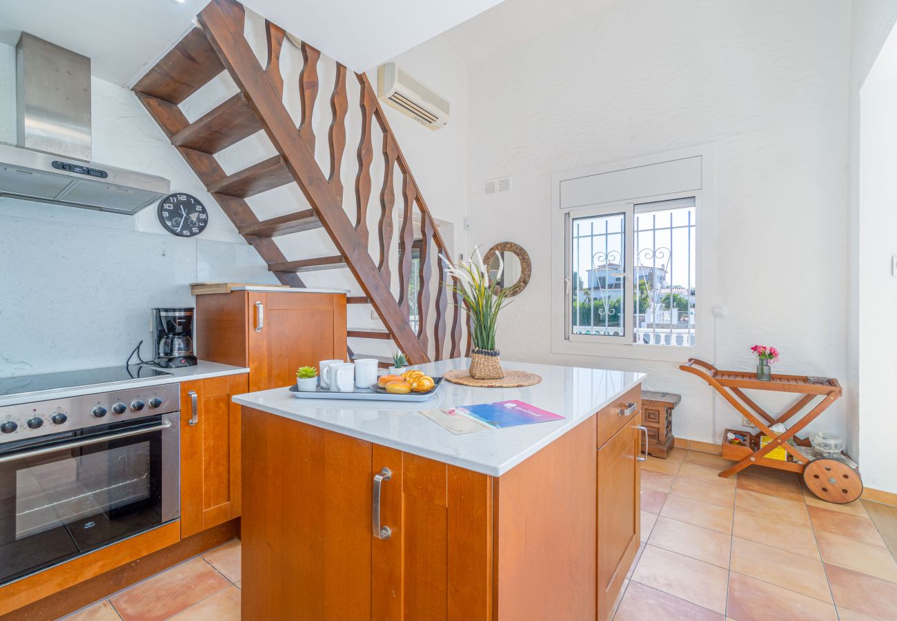 Villa en Empuriabrava - 0042-FLAMICELL Casa al canal con piscina