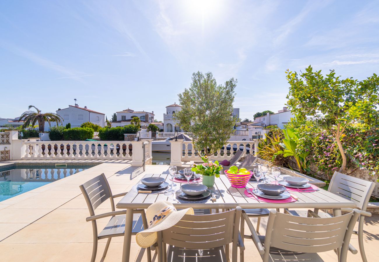 Villa en Empuriabrava - 0042-FLAMICELL Casa al canal con piscina