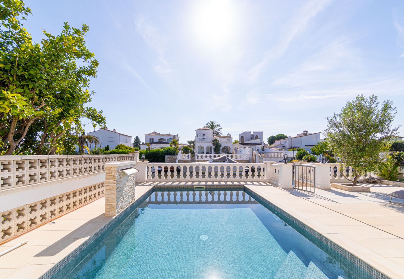 Villa en Empuriabrava - 0042-FLAMICELL Casa al canal con piscina