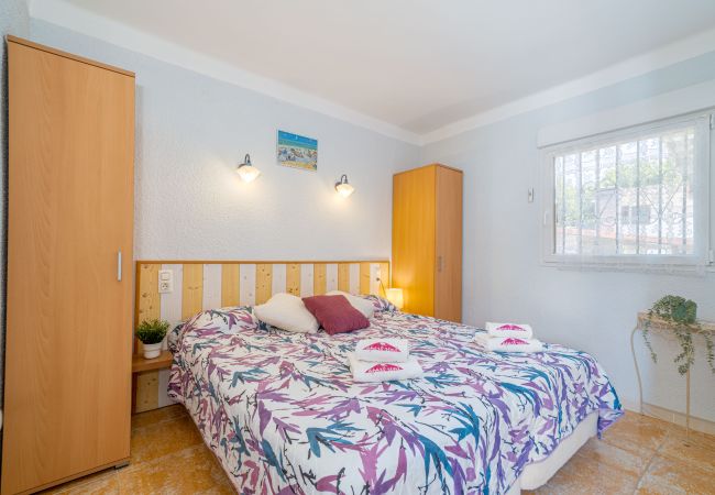 Villa en Empuriabrava - 0032-CARLIT Casa con jardín y 3 dormitorios Villa en Empuriabrava - 0032-CARLIT Casa con jardín y 3 dormitorios