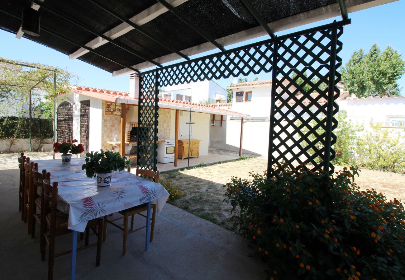Villa en Empuriabrava - 0032-CARLIT Casa con jardín y 3 dormitorios