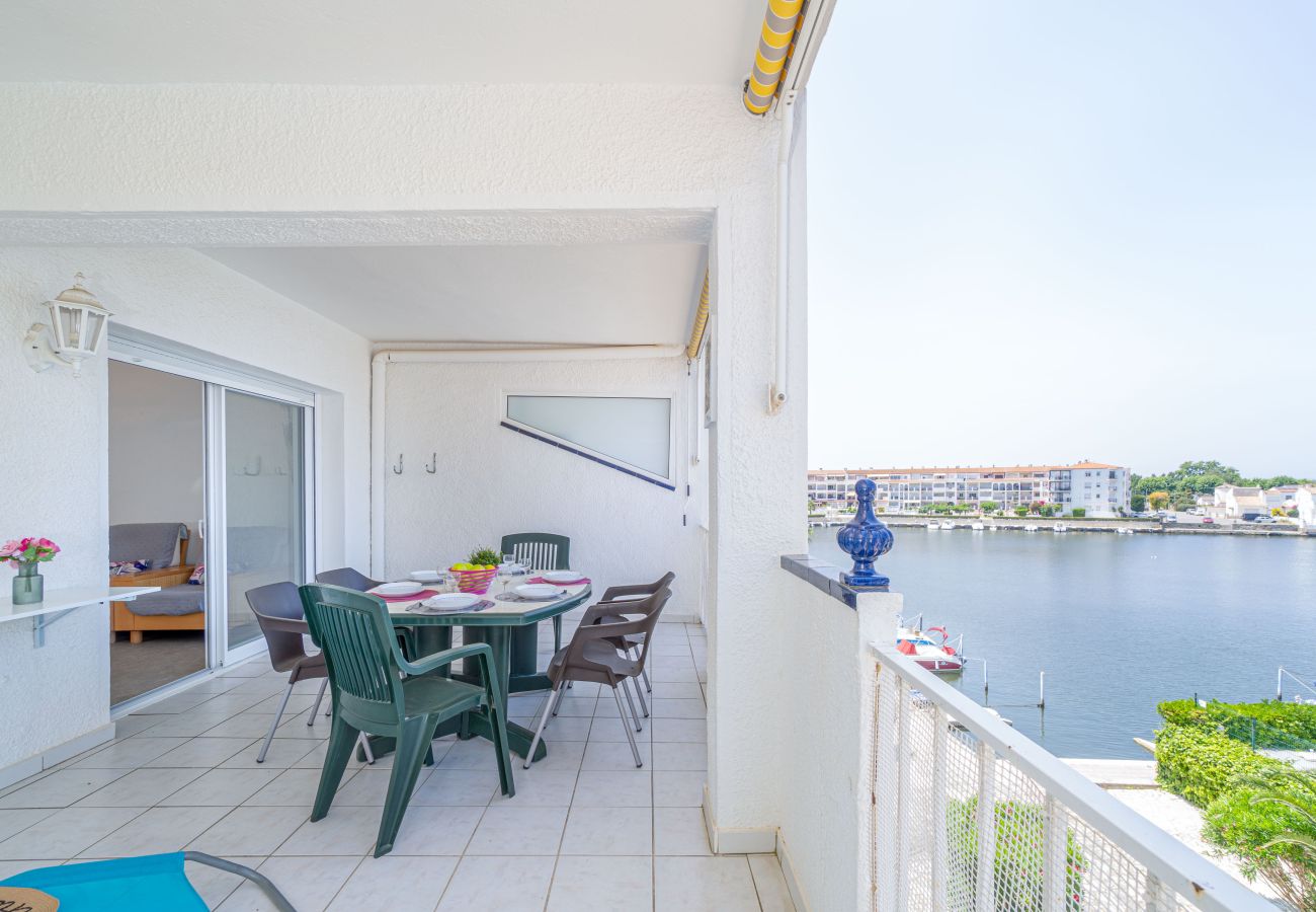 Apartamento en Empuriabrava - 0183-SANT MAURICI Apartamento con vistas al canal y parking