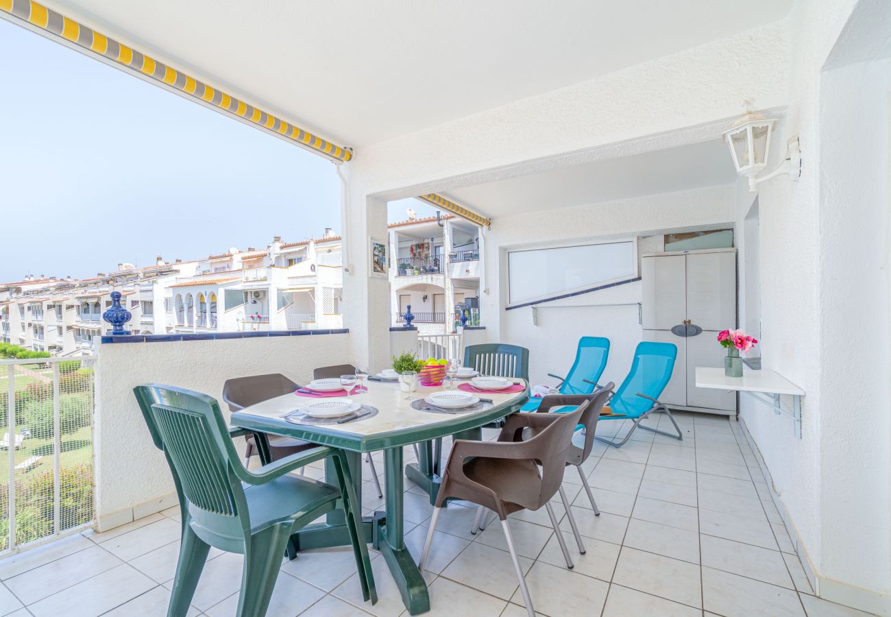 Apartamento en Empuriabrava - 0183-SANT MAURICI Apartamento con vistas al canal y parking