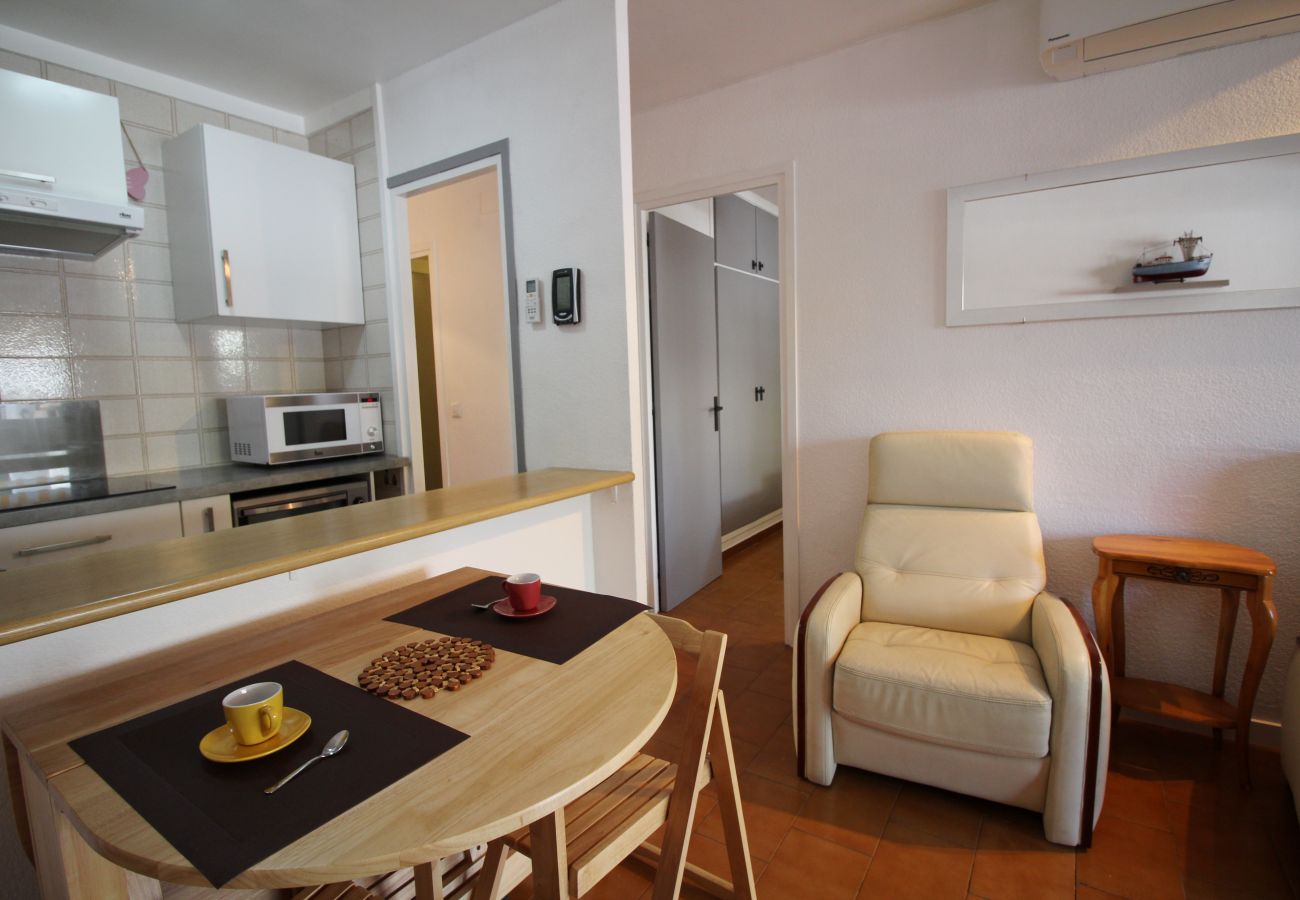 Apartamento en Empuriabrava - 0158-PATTAYA  Apartamento con 2 dormitorios, terraza y garaje
