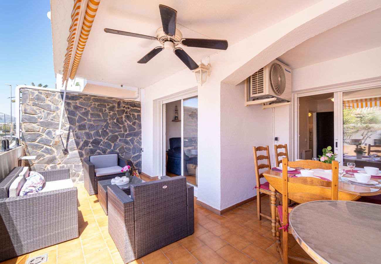 Apartamento en Empuriabrava - 0158-PATTAYA  Apartamento con 2 dormitorios, terraza y garaje
