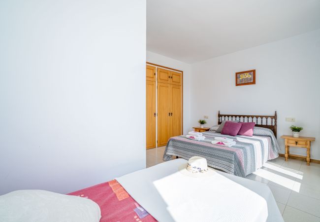 Apartamento en Empuriabrava - 0132-PORT MOXO  Apartamento al canal con vistas Apartamento en Empuriabrava - 0132-PORT MOXO  Apartamento al canal con vistas