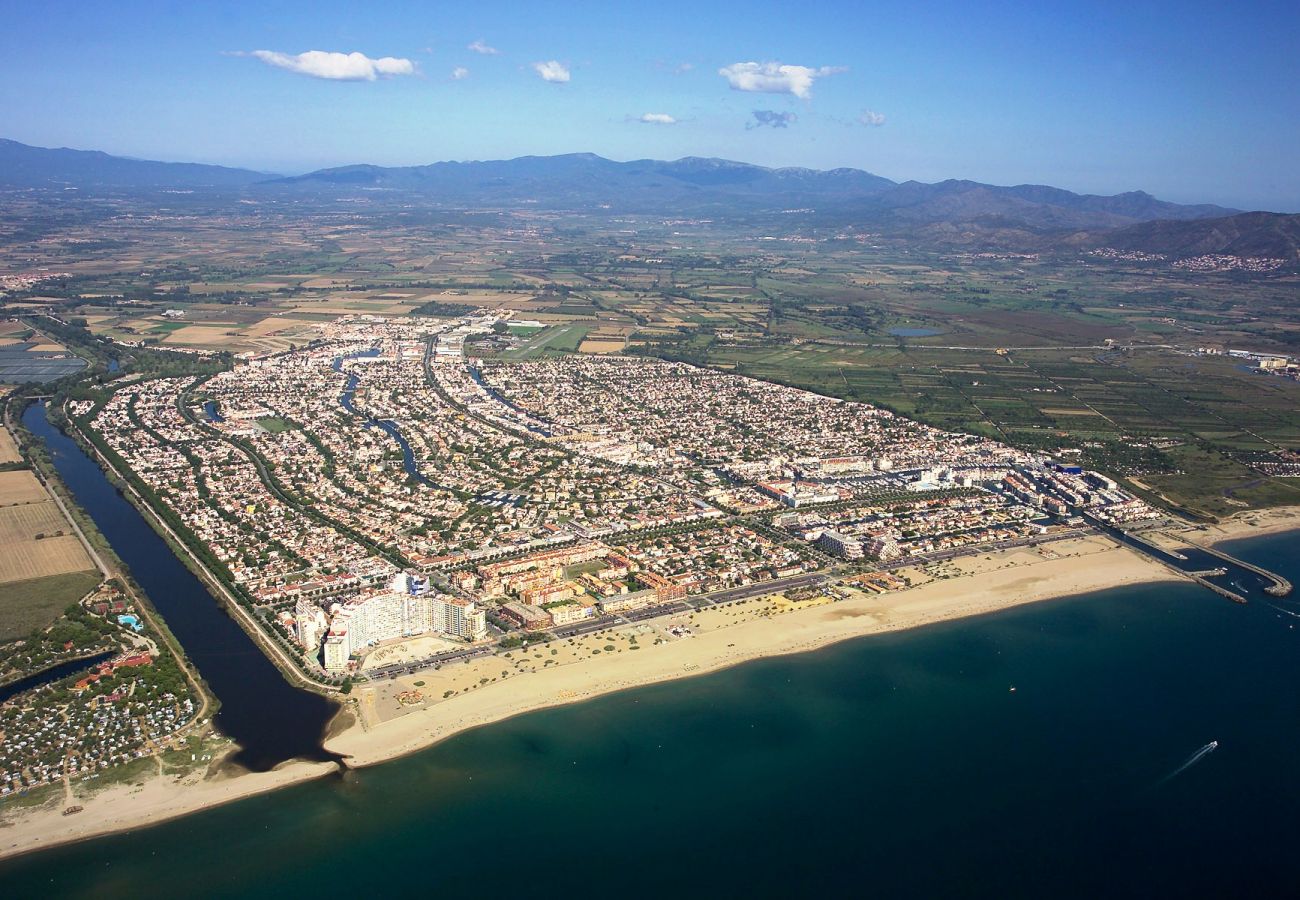 Apartamento en Empuriabrava - 0116-MUGA PARK Apartamento con vista al rio y al mar