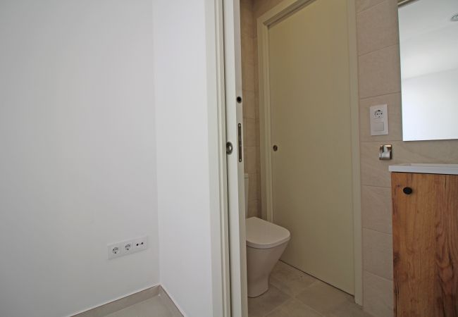 Villa en Empuriabrava - 0100-LLOBREGAT Casa al canal con piscina, amarre y estudio Villa en Empuriabrava - 0100-LLOBREGAT Casa al canal con piscina, amarre y estudio