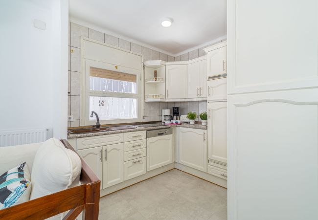 Villa en Empuriabrava - 0100-LLOBREGAT Casa al canal con piscina, amarre y estudio Villa en Empuriabrava - 0100-LLOBREGAT Casa al canal con piscina, amarre y estudio