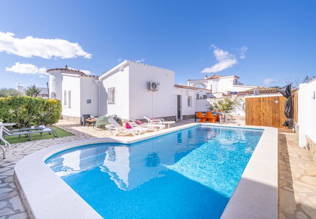 Villa en Empuriabrava - 0009-ALBERES Casa con piscina