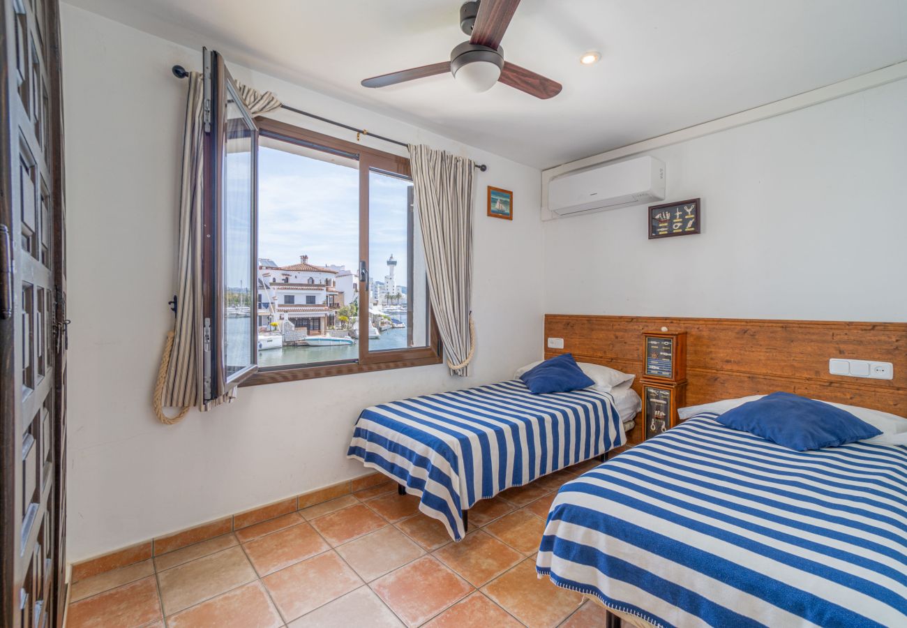 Villa en Empuriabrava - 0151-ILLA CARTAGO Casa al canal tipo pescador