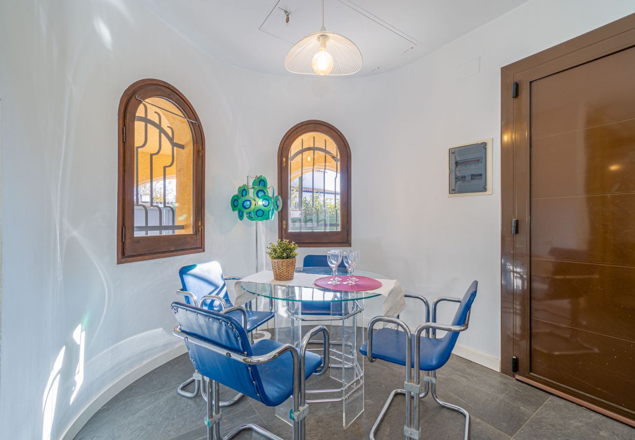 Villa en Empuriabrava - 0130-MONTGRI Casa con piscina privada 