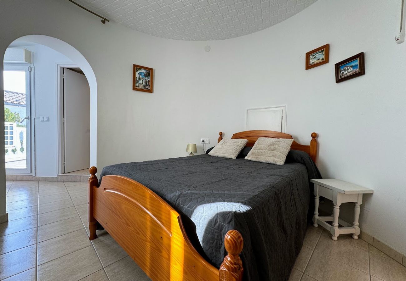 Villa en Empuriabrava - 0082-PANI Casa con 3 dormitorios