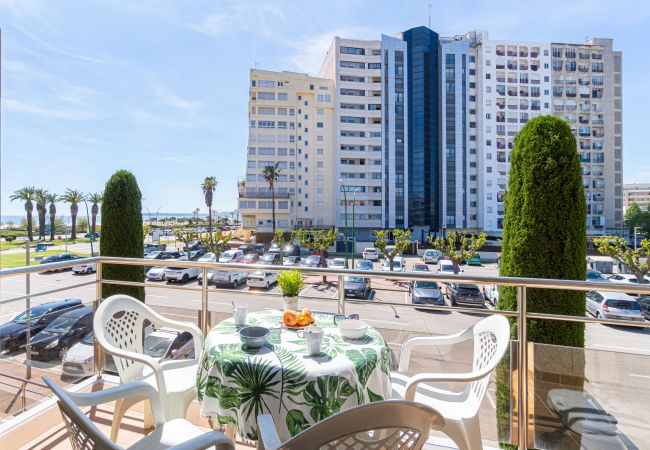 Apartamento en Empuriabrava - 0089-MIRABLAU  Apartamento con vistas laterales a la playa