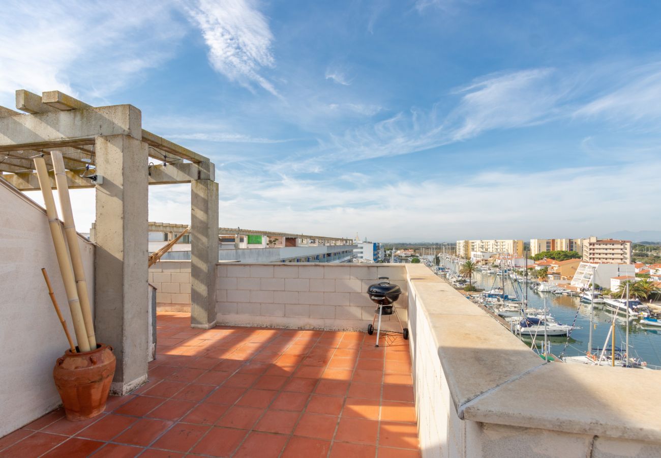 Apartamento en Rosas / Roses - 2005-PORT CANIGO Apartamento con piscina comunitaria y vista al canal 