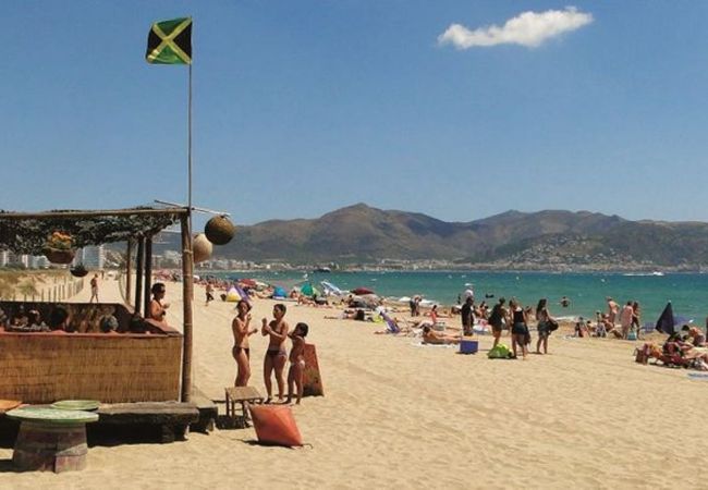 Apartament en Empuriabrava - 0148-PORT DUCAL Apartament amb terrassa, vista al mar i wifi Apartament en Empuriabrava - 0148-PORT DUCAL Apartament amb terrassa, vista al mar i wifi