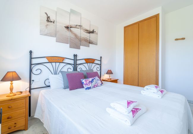 Apartament en Empuriabrava - 0148-PORT DUCAL Apartament amb terrassa, vista al mar i wifi Apartament en Empuriabrava - 0148-PORT DUCAL Apartament amb terrassa, vista al mar i wifi