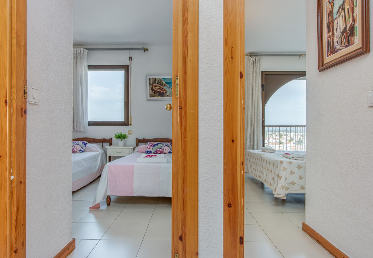 Apartament en Empuriabrava - 0161-PORT GREC Apartmament amb WIFI, vistes al canal i al mar