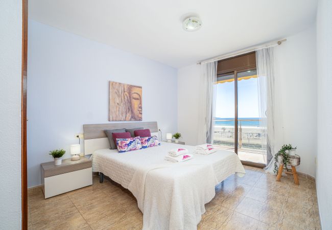 Apartament en Empuriabrava - 0083-BLAUCEL Apartament amb vista al mar 