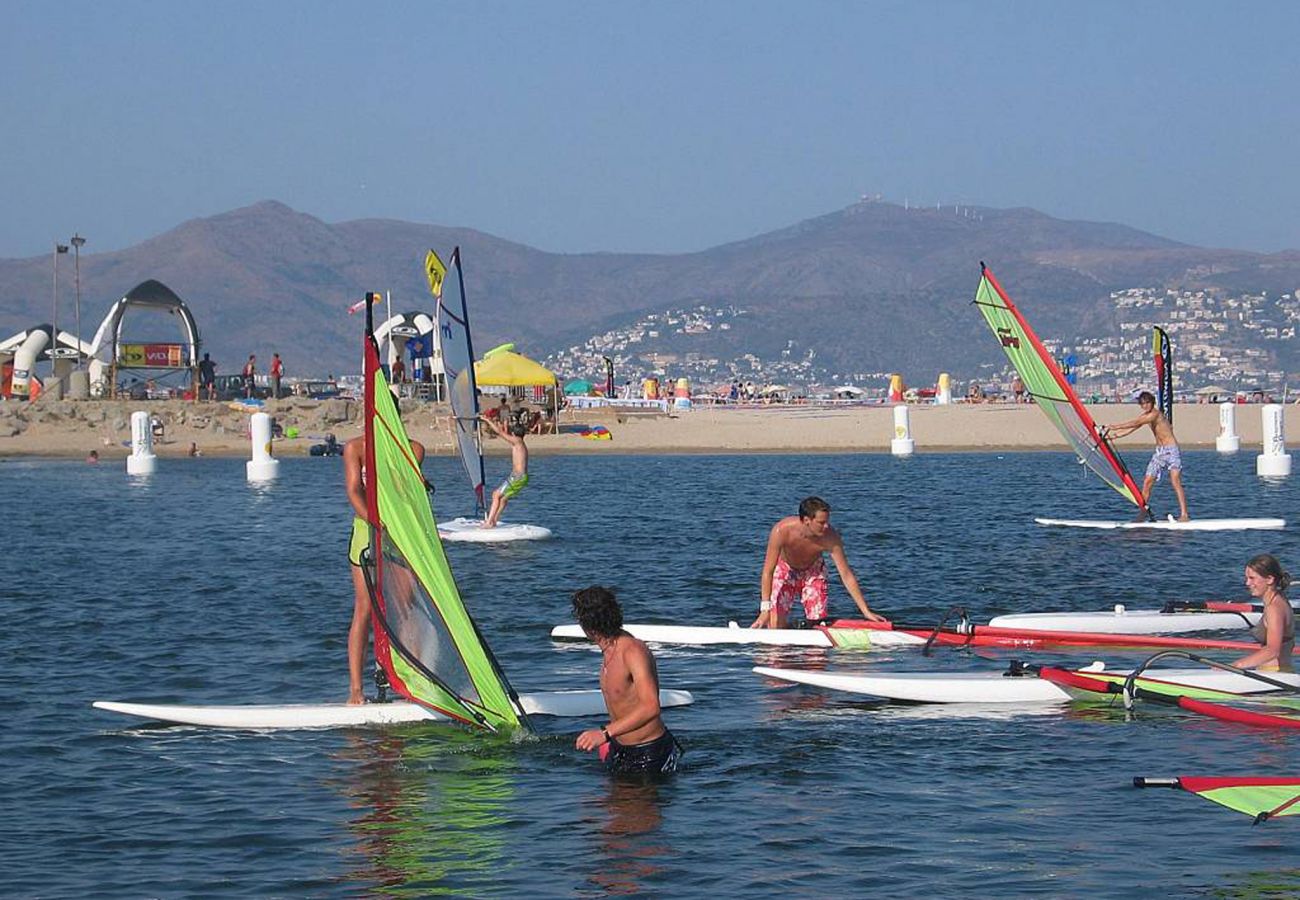 Vil.la en Empuriabrava - 0079-ALBERES Casa amb piscina