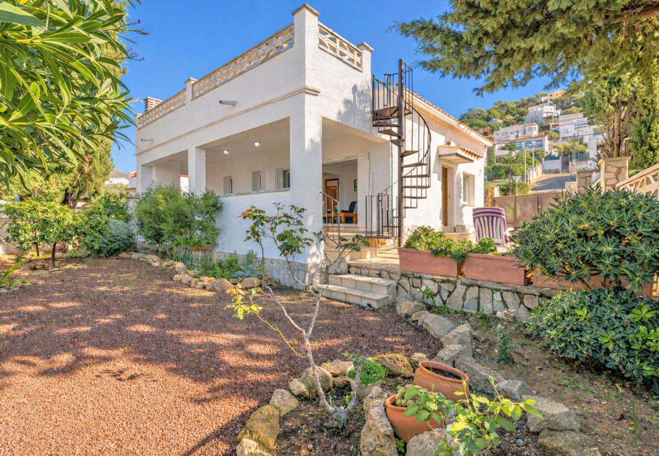 Vil.la en Rosas / Roses - 2029-GRECS Roses Casa amb wifi,Smart TV, jardí i pàrquing