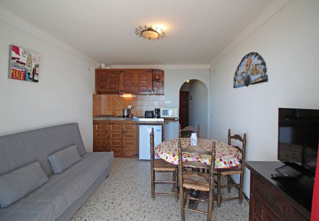 Estudi en Empuriabrava - 0181-SYLVIA Estudi amb vistes al mar Estudi en Empuriabrava - 0181-SYLVIA Estudi amb vistes al mar