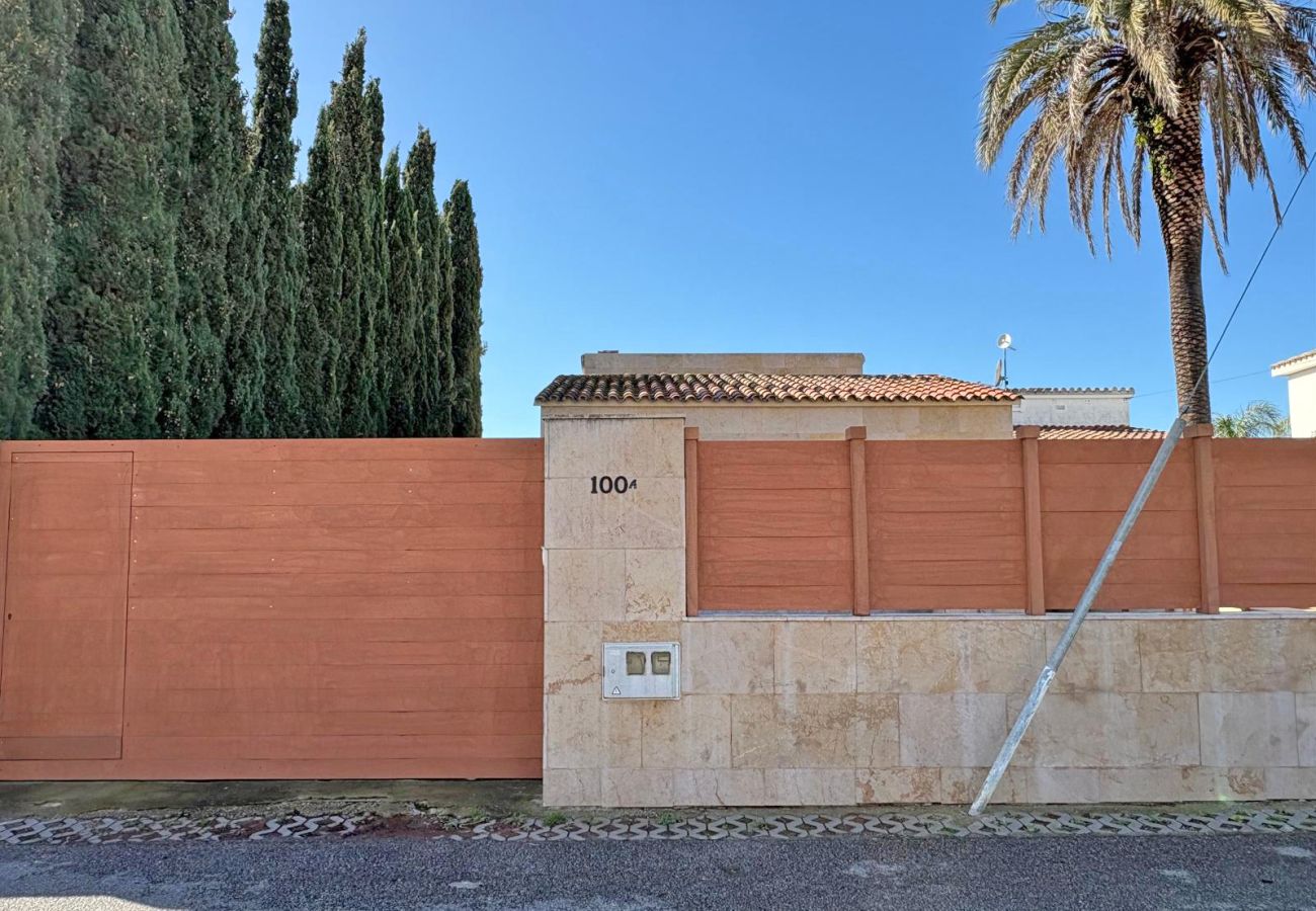 Vil.la en Empuriabrava - 0141-PANI Casa al canal amb piscina i amarratge