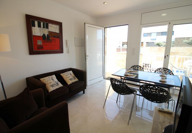 Vil.la en Empuriabrava - 0034-NOGUERA Casa amb piscina petita Vil.la en Empuriabrava - 0034-NOGUERA Casa amb piscina petita