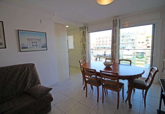 Apartament en Empuriabrava - 0163-PORT SALINS Apartament amb vistes al canal