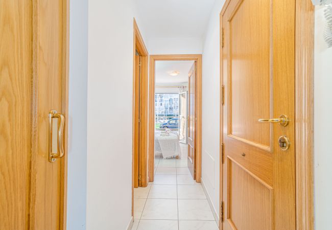 Apartament en Empuriabrava - 0155-PORT SALINS Apartament amb vistes al canal Apartament en Empuriabrava - 0155-PORT SALINS Apartament amb vistes al canal