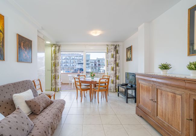 Apartament en Empuriabrava - 0155-PORT SALINS Apartament amb vistes al canal Apartament en Empuriabrava - 0155-PORT SALINS Apartament amb vistes al canal