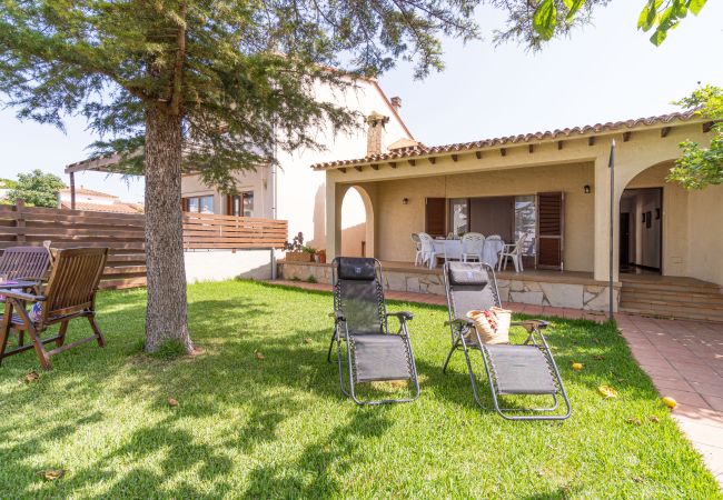 Vil.la en Empuriabrava - 0081-PANI Casa amb 4 dormitoris i jardí Vil.la en Empuriabrava - 0081-PANI Casa amb 4 dormitoris i jardí